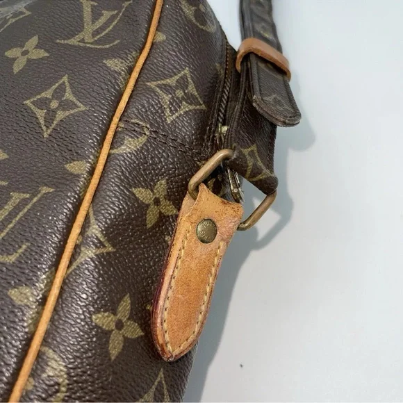 Authentic LOUIS VUITTON Danube Monogram Crossbody GM Bag LV - Picture 7 of 16
